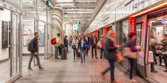 Gare Aéroport d'Orly L14 avec DIB METALLERIE, > sécurité des accès aux ascenseurs avec fixes et portes coupe-feu vitrées